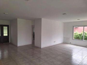 Casa en venta - 3 Dormitorios 3 Baños - Benavidez