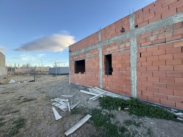 CASA EN VENTA EN B° LOS CEDROS III, PLOTTIER