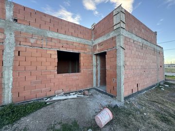 CASA EN VENTA EN B° LOS CEDROS III, PLOTTIER