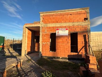 CASA EN VENTA EN B° LOS CEDROS III, PLOTTIER