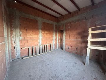 CASA EN VENTA EN B° LOS CEDROS III, PLOTTIER