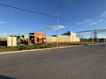 CASA EN VENTA EN B° LOS CEDROS III, PLOTTIER