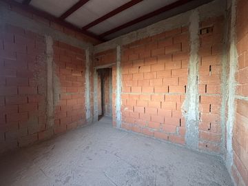 CASA EN VENTA EN B° LOS CEDROS III, PLOTTIER