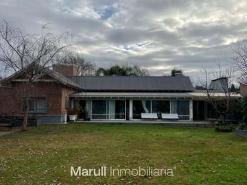 Casa en venta Quintas de Italia 1 4 dormitorios 2500m2