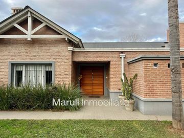 Casa en venta Quintas de Italia 1 4 dormitorios 2500m2