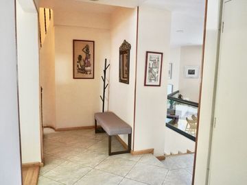 ¡Como Nueva! Casa con Jardín Privado en Zona Esmeralda