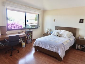 ¡Como Nueva! Casa con Jardín Privado en Zona Esmeralda