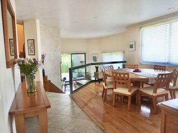 ¡Como Nueva! Casa con Jardín Privado en Zona Esmeralda