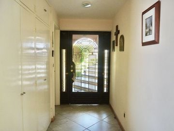 ¡Como Nueva! Casa con Jardín Privado en Zona Esmeralda