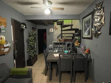 SE VENDE casa dos pisos con ampliaciones en El Campanario Mexicali