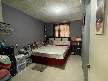 SE VENDE casa dos pisos con ampliaciones en El Campanario Mexicali