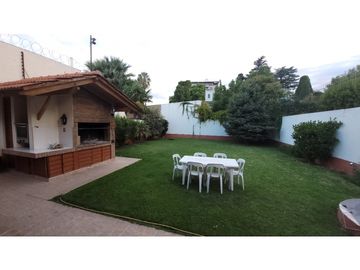 REALTYPLUS VENDE EXCELENTE CASA EN 6° SECCIÓN, CIUDAD,MZA