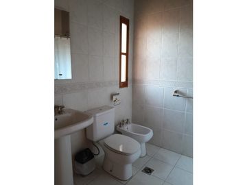 REALTYPLUS VENDE EXCELENTE CASA EN 6° SECCIÓN, CIUDAD,MZA