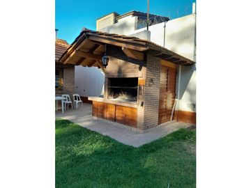 REALTYPLUS VENDE EXCELENTE CASA EN 6° SECCIÓN, CIUDAD,MZA