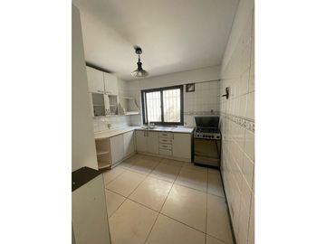 RealtyPlus Vende Departamento en Av San Martin