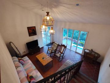 CASA EN RENTA AMUEBLADA CERCA DE AV. COMPOSITORES
