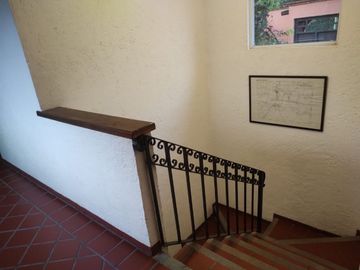 CASA EN RENTA AMUEBLADA CERCA DE AV. COMPOSITORES