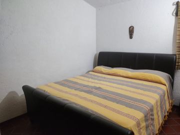 CASA EN RENTA AMUEBLADA CERCA DE AV. COMPOSITORES