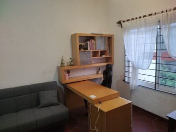 CASA EN RENTA AMUEBLADA CERCA DE AV. COMPOSITORES