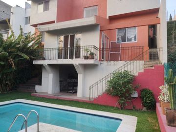 CASA EN RENTA AMUEBLADA CERCA DE AV. COMPOSITORES