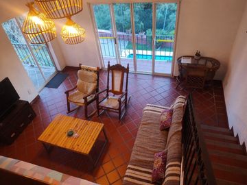 CASA EN RENTA AMUEBLADA CERCA DE AV. COMPOSITORES