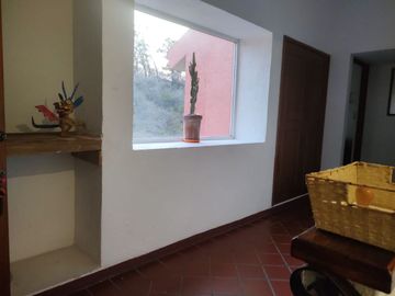 CASA EN RENTA AMUEBLADA CERCA DE AV. COMPOSITORES