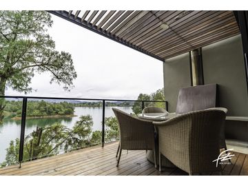 CABAÑA EN VENTA EN GUATAPÉ,ANTIOQUIA