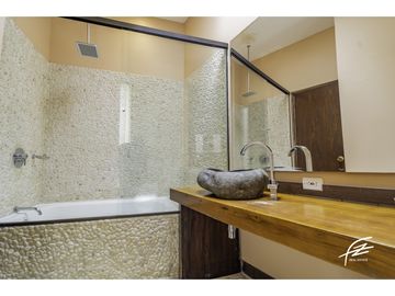 CABAÑA EN VENTA EN GUATAPÉ,ANTIOQUIA