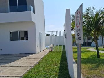 CASA EN VENTA EN FRACCIONAMIENTO LOMAS DE LA RIOJA, RIVIERA VERACRUZANA, ALVARADO, VERACRUZ