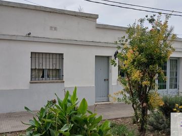 Casa en venta de 2 dormitorios c/ cochera en 9 de Julio
