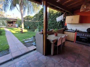 Casa en venta en Villa Luzuriaga