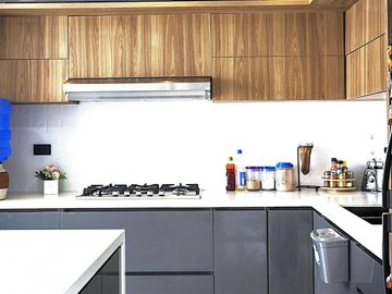 Hermosa y Moderna Casa Nueva en Cuenca Sector El Valle 5 Dorm 3,5 Baños