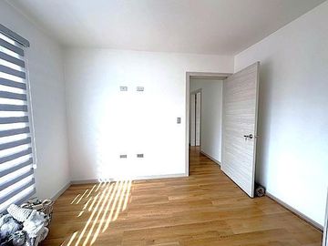 Hermosa y Moderna Casa Nueva en Cuenca Sector El Valle 5 Dorm 3,5 Baños