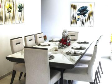 Hermosa y Moderna Casa Nueva en Cuenca Sector El Valle 5 Dorm 3,5 Baños