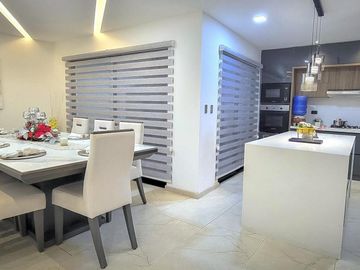 Hermosa y Moderna Casa Nueva en Cuenca Sector El Valle 5 Dorm 3,5 Baños