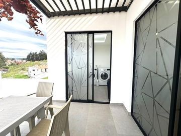 Hermosa y Moderna Casa Nueva en Cuenca Sector El Valle 5 Dorm 3,5 Baños