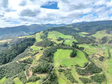 Hacienda en Venta en Tarqui, Cuenca, Azuay - 64,8 Hectareas - Hacienda Ganadera
