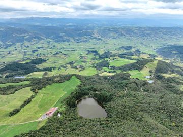Hacienda en Venta en Tarqui, Cuenca, Azuay - 64,8 Hectareas - Hacienda Ganadera