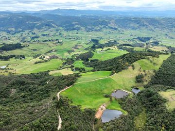 Hacienda en Venta en Tarqui, Cuenca, Azuay - 64,8 Hectareas - Hacienda Ganadera