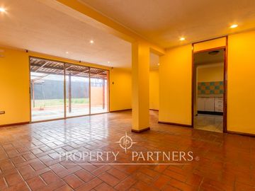 Gran casa esquina villa Santa Carolina, Macul