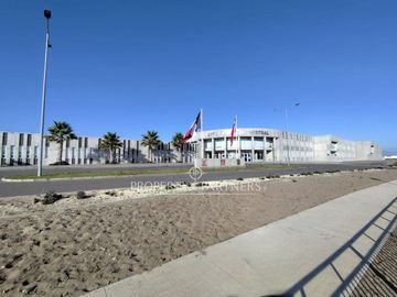 Gran terreno en venta en Serena Golf