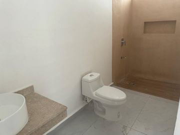 ESTRENA CASA NUEVA EN DZITYÁ.