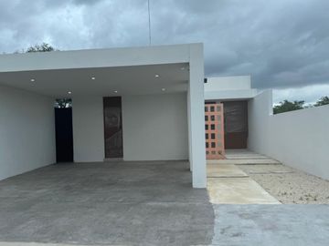 ESTRENA CASA NUEVA EN DZITYÁ.