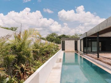 Se vende Casa en privada residencial.