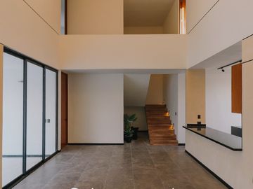 Se vende Casa en privada residencial.