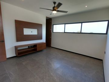 Se vende Casa en privada residencial.