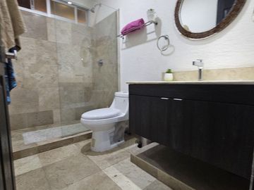 Casa en Venta en Oaxtepec, Morelos – Residencial Privado con Albercas y Áreas Ve