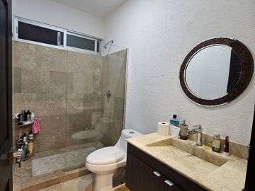 Casa en Venta en Oaxtepec, Morelos – Residencial Privado con Albercas y Áreas Ve