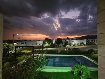 Casa en Venta en Oaxtepec, Morelos – Residencial Privado con Albercas y Áreas Ve