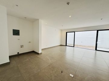 CASA EN VENTA ZONA CUMBRES GARCIA